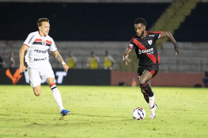 Guilherme Romão em Botafogo-SP 1x1 Atlético-GO - 2ª rodada da Série B 2025
