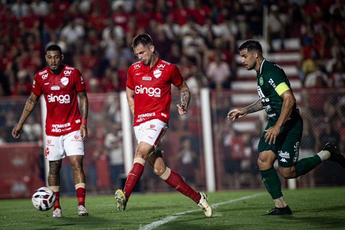 Bernardo Schappo em Vila Nova x Chapecoense - 5ª rodada da Série B 2025