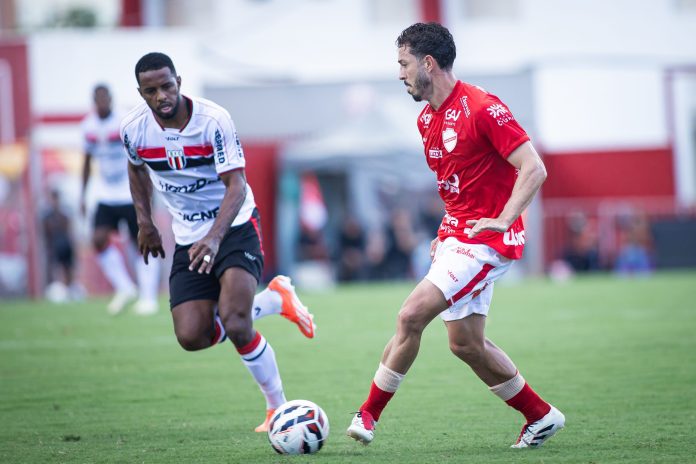 Jean Mota em Vila Nova x Botafogo SP - 4ª rodada da Série B 2025