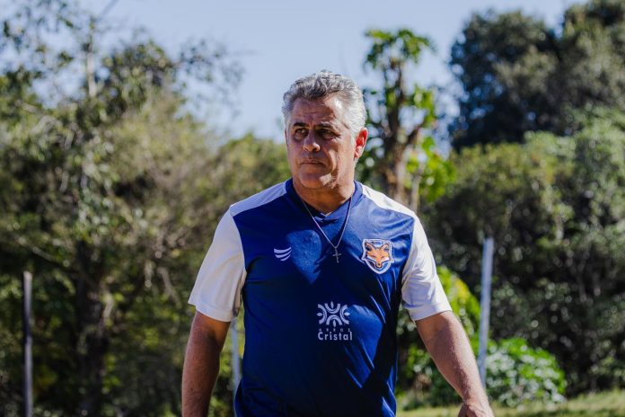 Lauro Martins, ex-treinador do Grêmio Anápolis e de outros times goianos