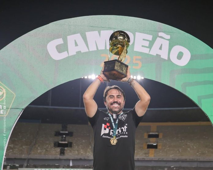 Luizinho Lopes comemora título do Paysandu na Copa Verde 2025, em cima do Goiás, no Serra Dourada