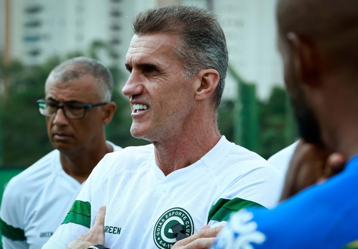 MANCINI GOIÁS TÉCNICO FORO ROSIRON RODRIGUES