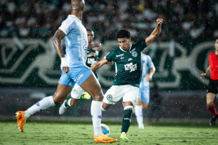 Pedrinho em Goiás 1 (4)x(5) 1 Paysandu - volta da final da Copa Verde 2025