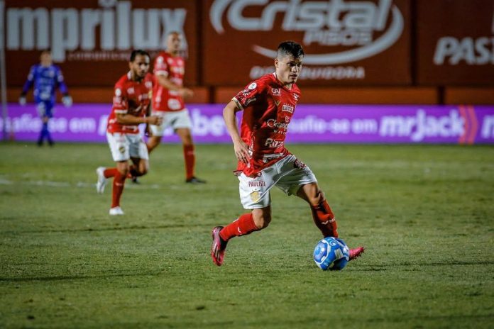 Ronald, atacante ex-Vila Nova na Série B de 2023