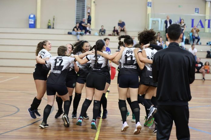 Time feminino do Projeto Ponte de Placa Vôlei, de Anápolis