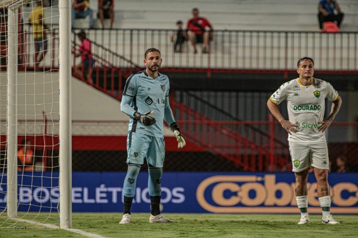 Vladimir e Edu Júnior em Atlético-GO 1x1 Cuiabá - 4ª rodada da Série B 2025