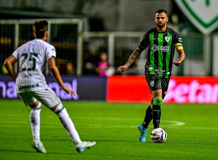 FOTO DA PARTIDA ENTRE AMÉRICA-MG E GOIÁS PELA SÉRIE B