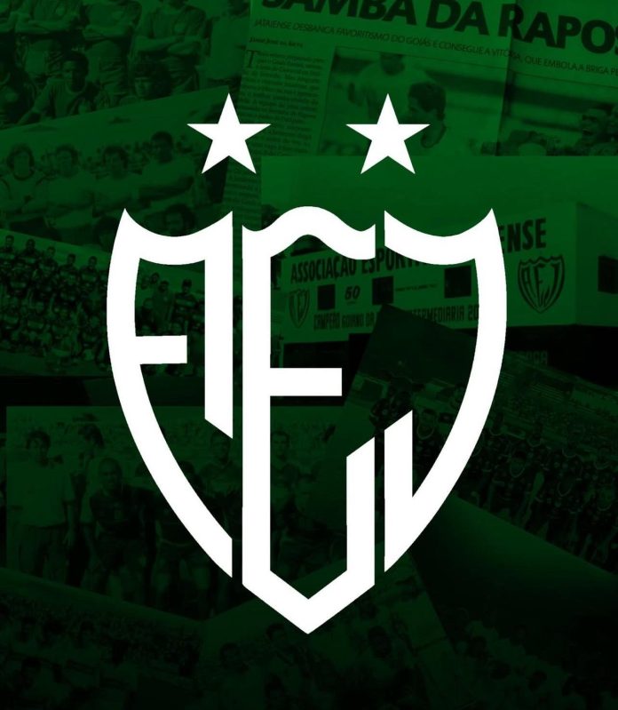jataiense 2 imagem com o novo escudo da associação esportiva jataiense