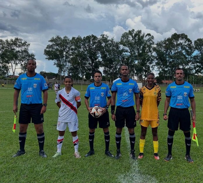 sub20 fem foto pré jogo entre Aliança e Atlético-GO