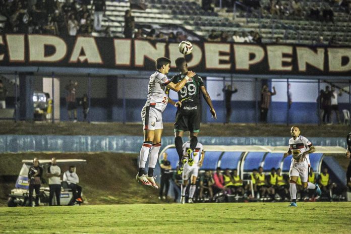 ANAPOLIS MARINGA 2 foto da partida entre anápolis x maringá pela série c de 2025