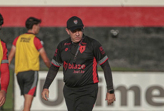 CLÁUDIO TENCATI ATLÉTICO-GO FOTO BRUNO CORSINO