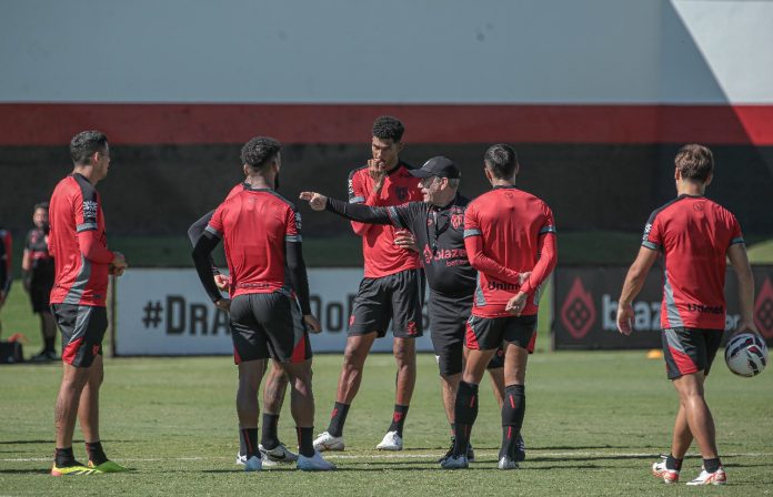 ELENCO ATLÉTICO TREINAMENTO MAIO 2025