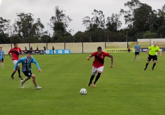 GREMIO ACG SUB 20 1 foto da partida entre grêmio e atlético-go pelo brasileirão sub-20