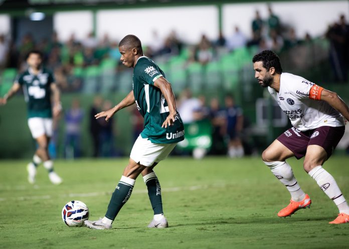 Juninho e Ronaldo Alves em Goiás x Ferroviária - 9ª rodada da Série B 2025