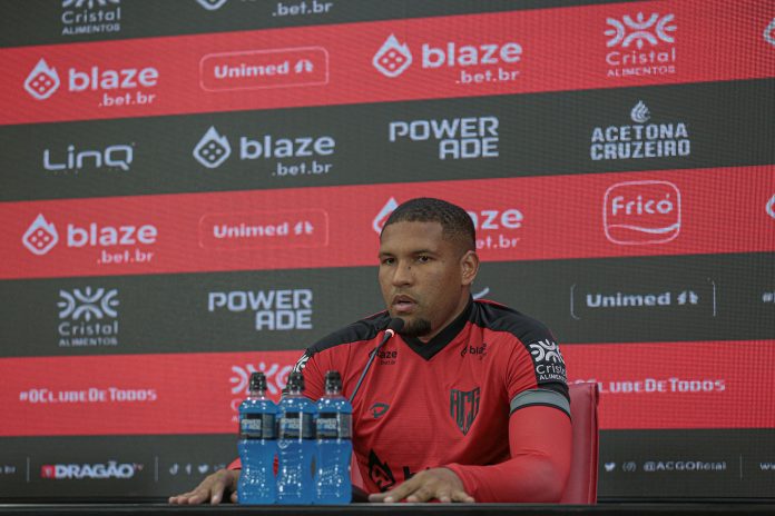 Matheus Felipe zagueiro Atlético-GO 01