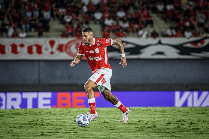 Willian Formiga em Vila Nova x Cruzeiro - volta da 3ª fase da Copa do Brasil 2025