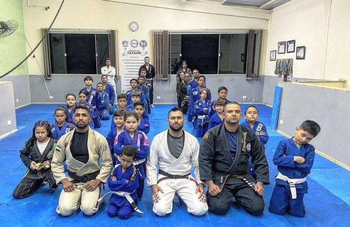 jiu-jitsu 1 foto de turma ministrada pelo professor leandro, de jiu-jitsu