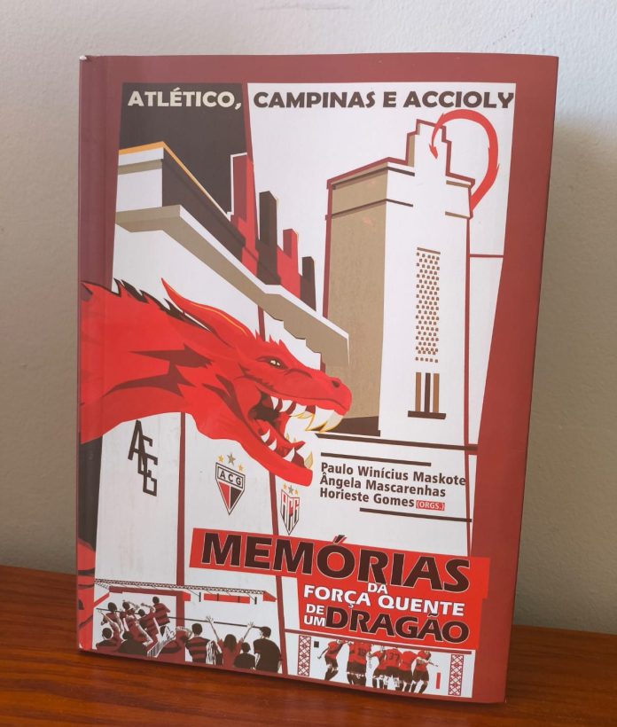 livro acg foto do livro contando a história do Atlético Clube Goianiense