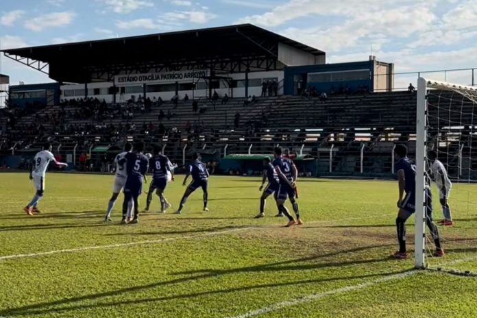 DORAMA BRASILEIRO (30) foto da partida entre monte azul e goiatuba pela série d