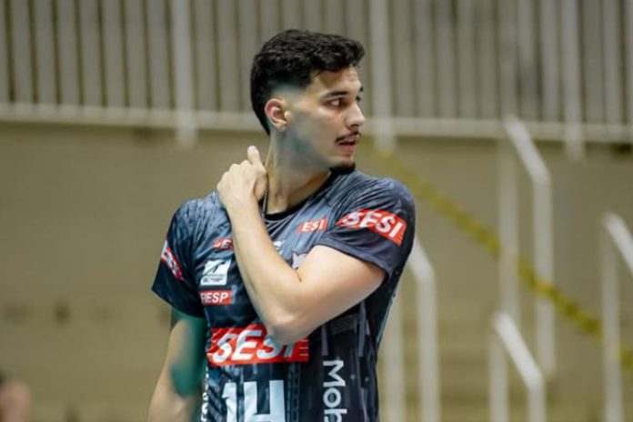 foto do oposto joão vitor, do goiás vôlei