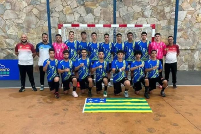 DORAMA BRASILEIRO (51) foto de atletas de handebol que representaram Goiás