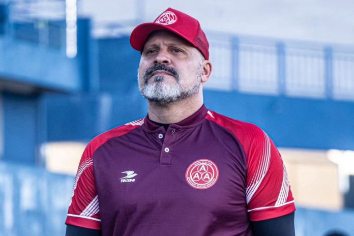 DORAMA BRASILEIRO (52) foto do treinador flávio tanajura da anapolina