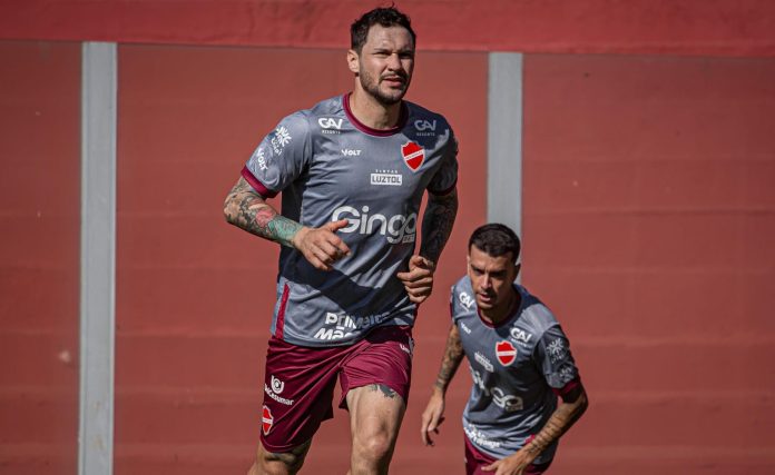 THIAGO PAGNUSSAT ZAGUEIRO VILA NOVA FOTO ROBERTO CORRÊA VILA