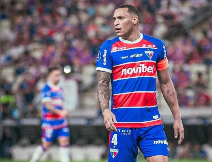 Titi, novo zagueiro do Goiás para a Série B 2025