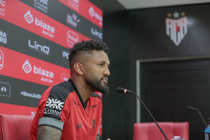 WALLACE ATLÉTICO GO FOTO BRUNO CORSINO (2)