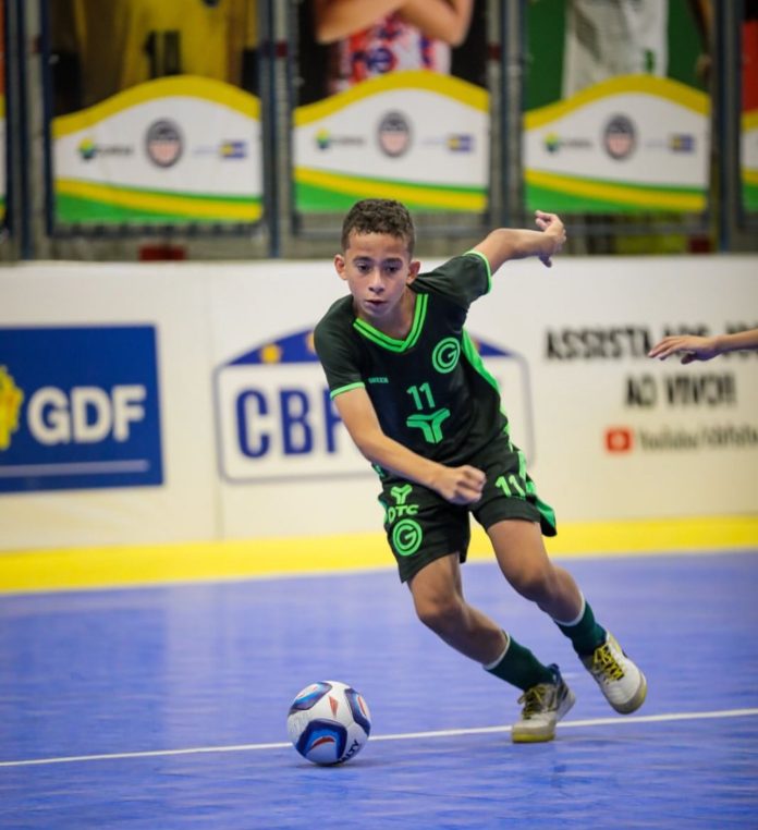 goias futsal luizinho foto de jogador do goiás futsal durante a taça brasil sub-12