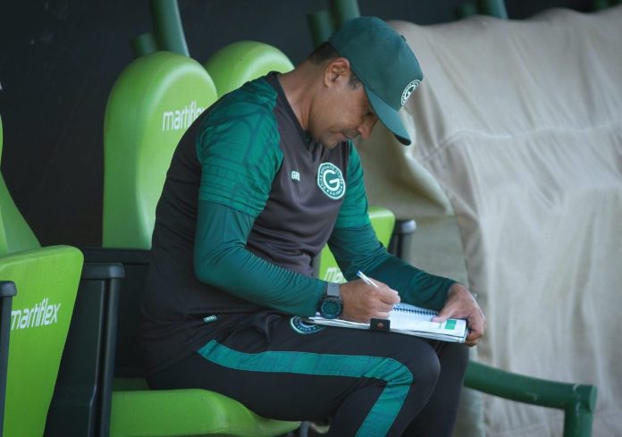 GLAUBER RAMOS foto do treinador glauber ramos