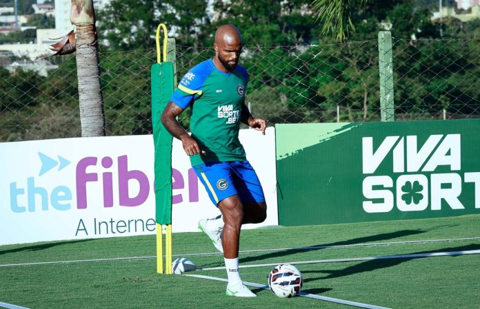messias gec foto de messias, zagueiro do goiás esporte clube