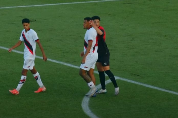 imagem da partida entre athletico paranaense x atlético-go pelo sub-20
