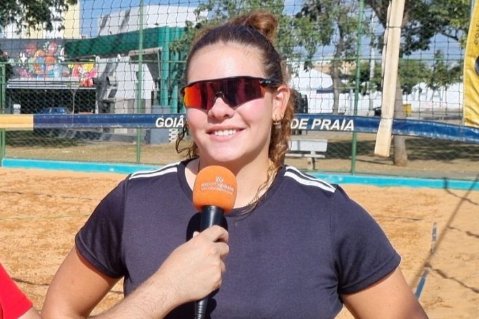 larissa lara que vai disputar o circuito brasileiro de vôlei de praia
