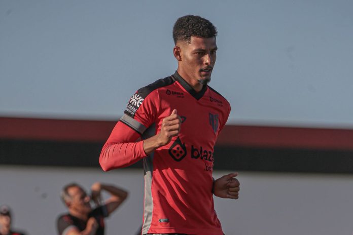 DORAMA BRASILEIRO (82) foto do jogador alix vinícius do atlético clube goianiense