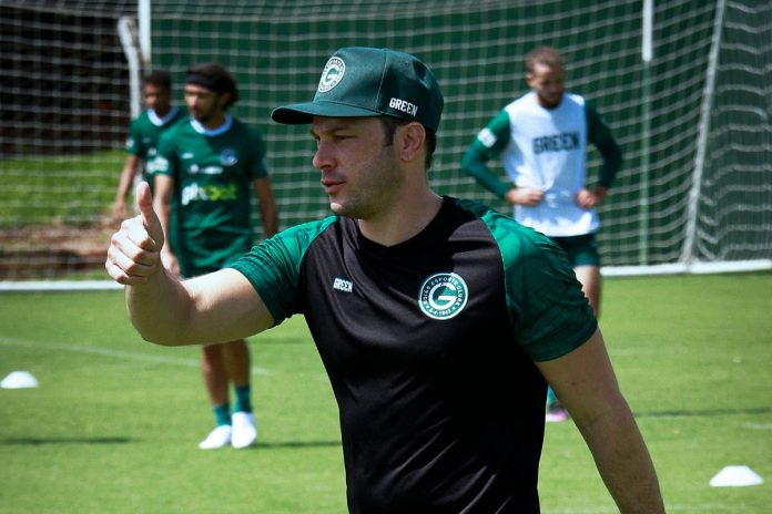 foto do técnico bruno pivetti, atualmente no flamengo sub-20