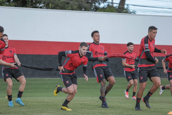 Elenco Atlético Goianiense treinamento julho 2025