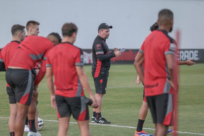 Fábio Matias elenco atlético treinamento foto Bruno Corsino (1)