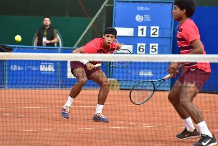 Guto Miguel e Luis Felipe Miguel em M25 de São Paulo