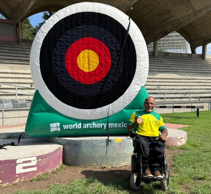 Helcio Perillo na Archery Cup em 2025, no México