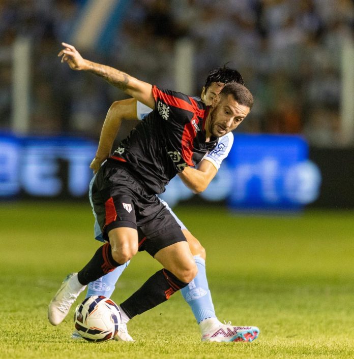PAYSANDU ACG SERIE B 2 foto da partida entre paysandu e atlético-go pela série b