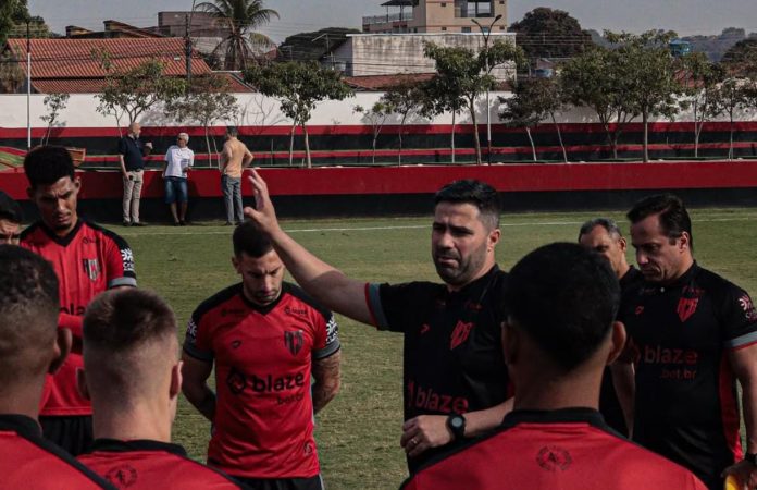 RAFAEL LACERDA ELENCO ATLÉTICO FOTO COMUNICAÇÃO ATLÉTICO