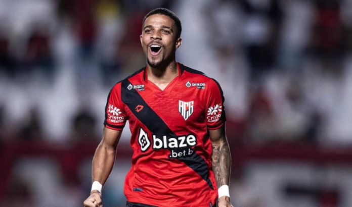 ROBERT ATLÉTICO GO FOTO HEBER GOMES