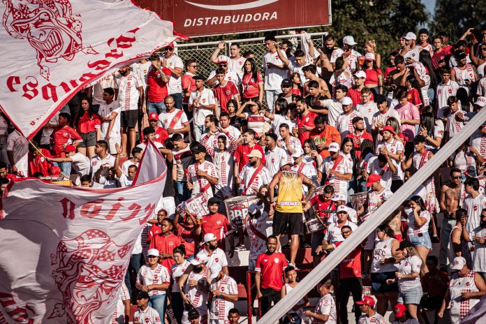 Torcida do Vila Nova em Vila 1x0 ACG - 14ª rodada da Série B 2025