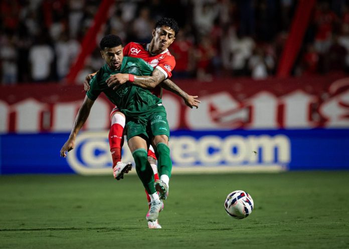 VILA CORITIBA 1 FOTO DA PARTIDA ENTRE VILA NOVA X CORITIBA PELA SÉRIE B