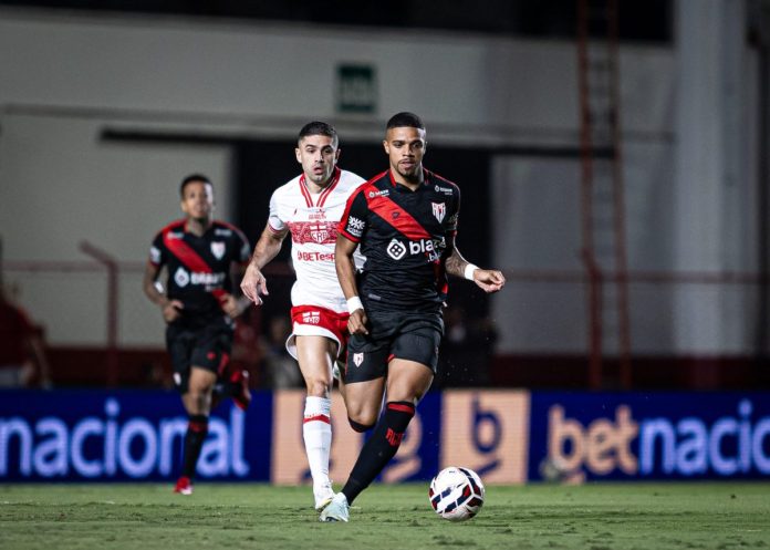 FOTO DA PARTIDA ENTRE ATLÉTICO-GO X CRB PELA SÉRIE B