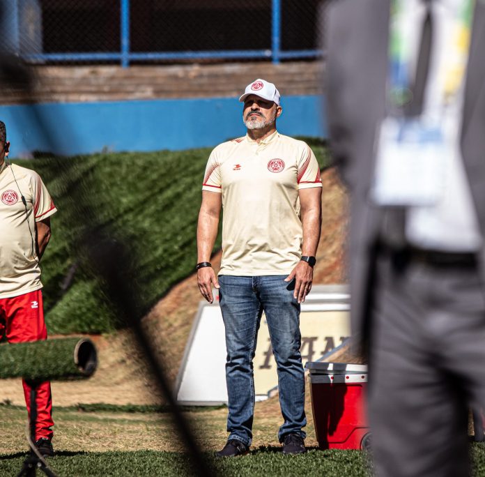 flavio tanajura 2 flávio tanajura, técnico da associação atlética anapolina