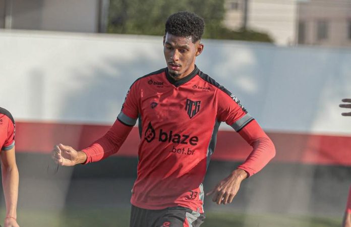 ALIX VINÍCIUS ATLÉTICO-GO FOTO BRUNO CORSINO