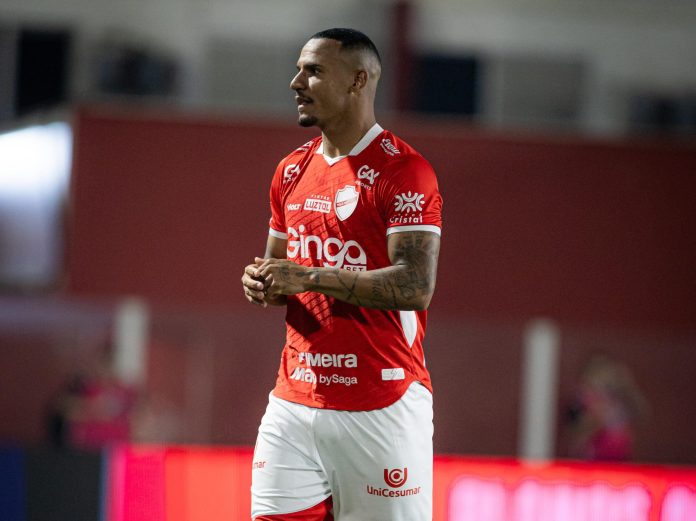 Arilson em Vila Nova 1x2 Coritiba - 20ª rodada da Série B 2025