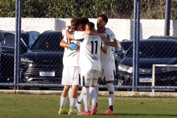 aparecidense maricá série d aparecidense comemorando gol contra o maricá